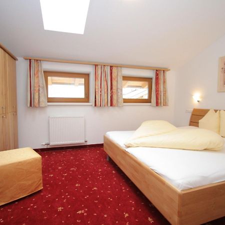 Charming Apartment In Uderns With Balcony Экстерьер фото