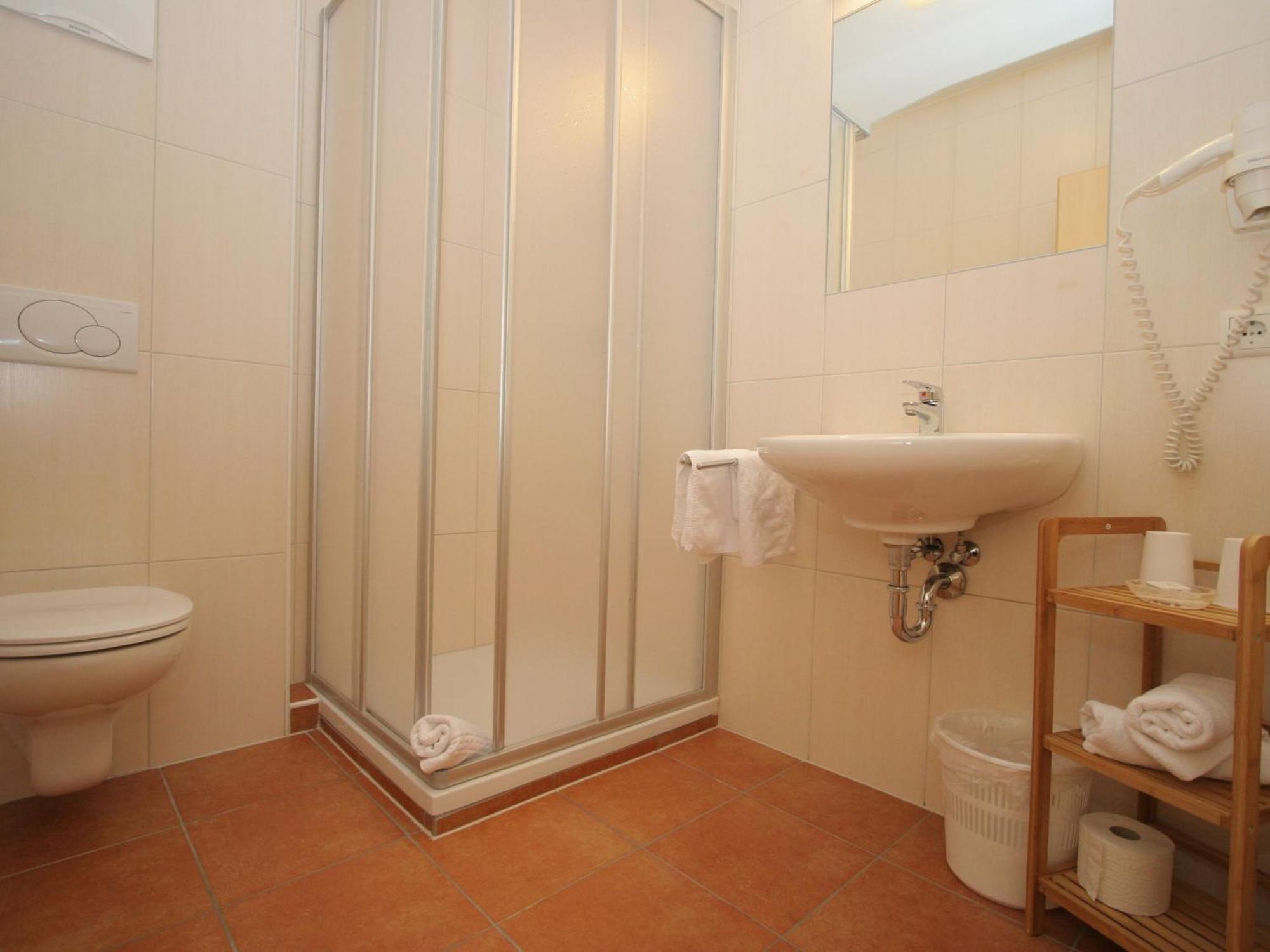 Charming Apartment In Uderns With Balcony Экстерьер фото