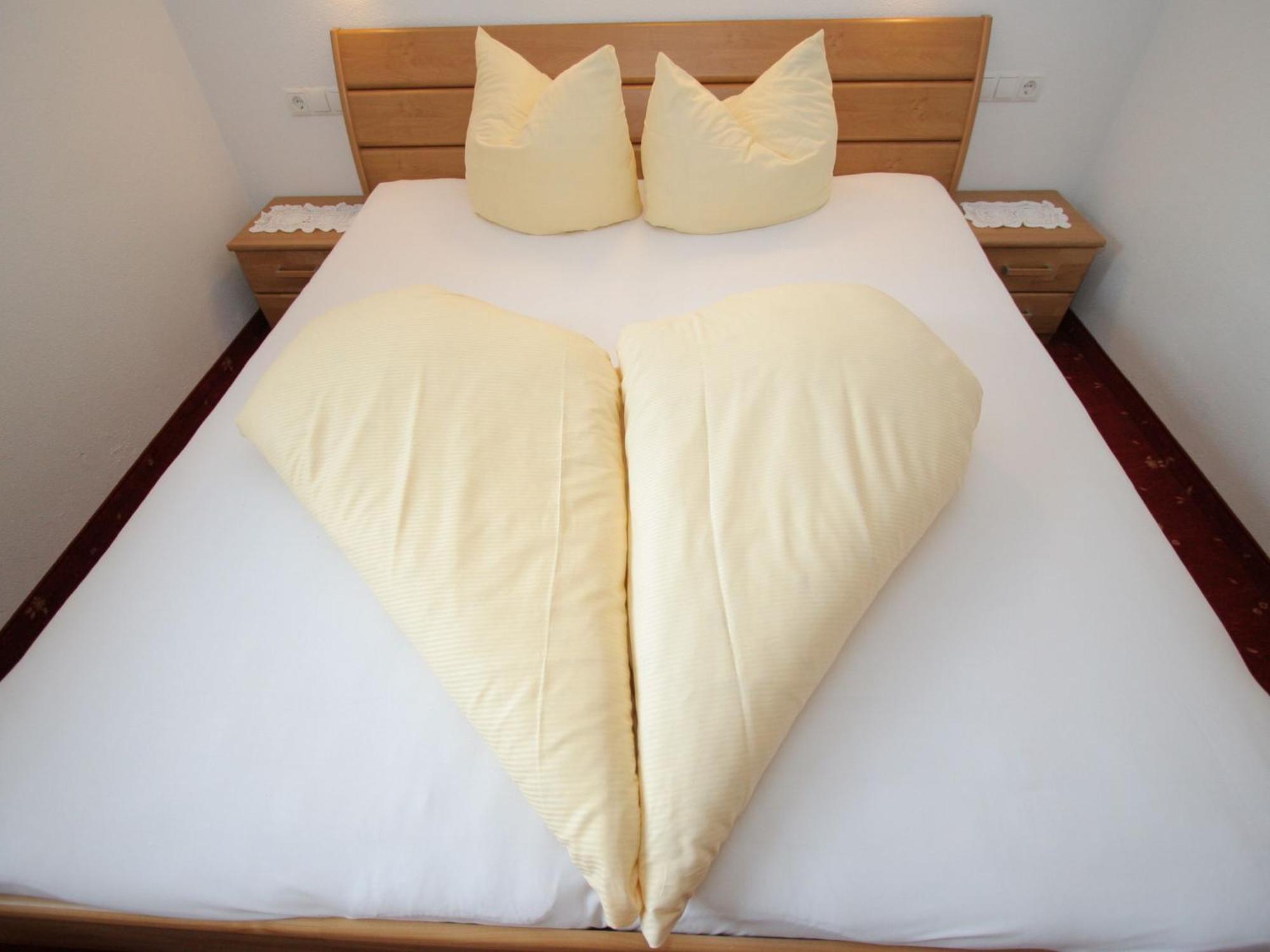 Charming Apartment In Uderns With Balcony Экстерьер фото