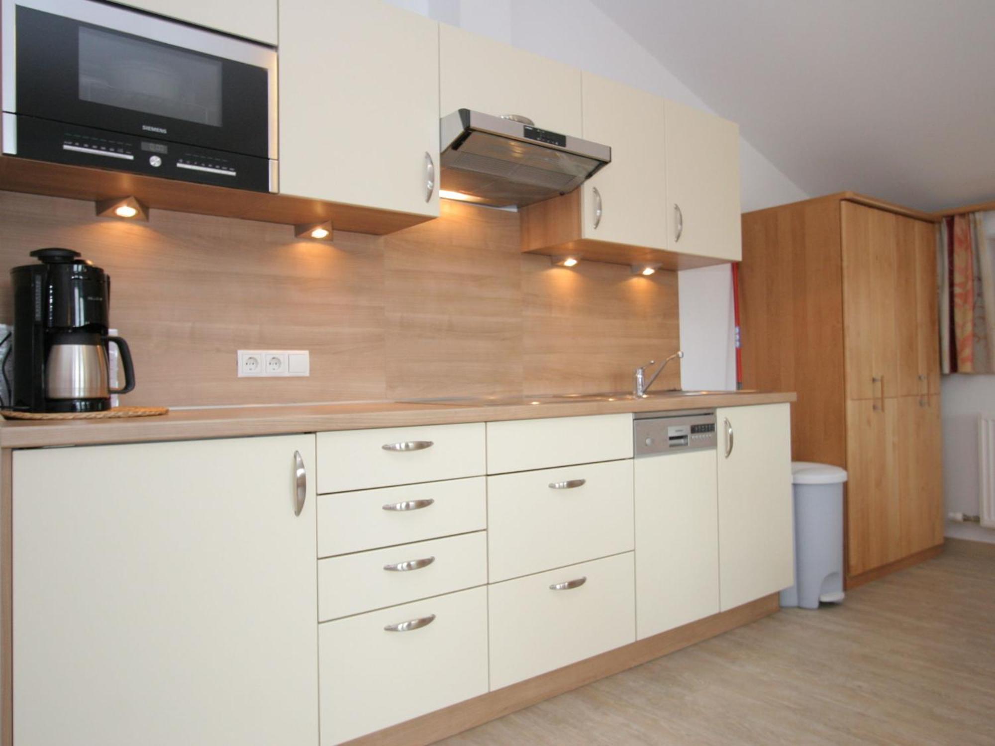 Charming Apartment In Uderns With Balcony Экстерьер фото