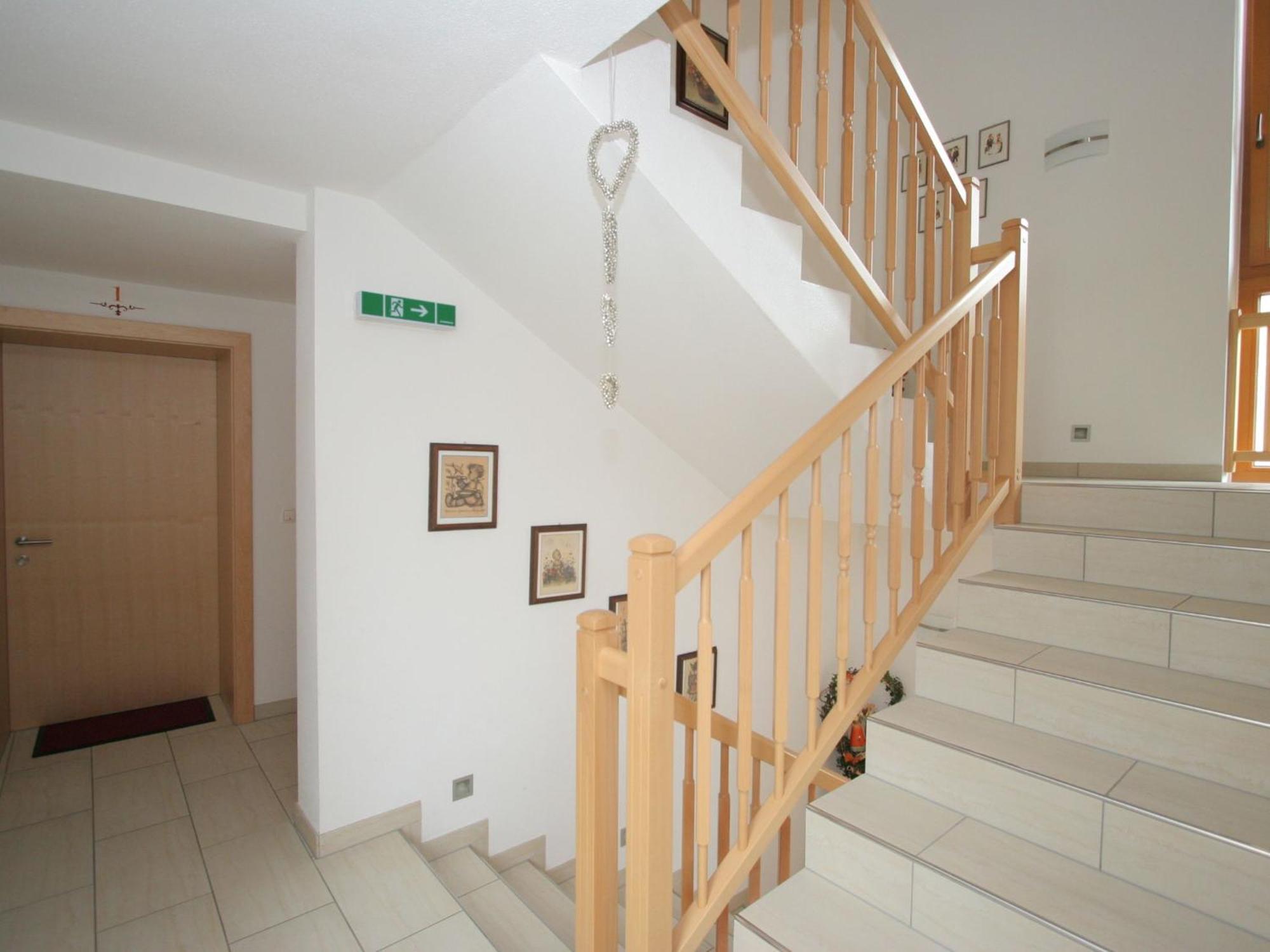 Charming Apartment In Uderns With Balcony Экстерьер фото