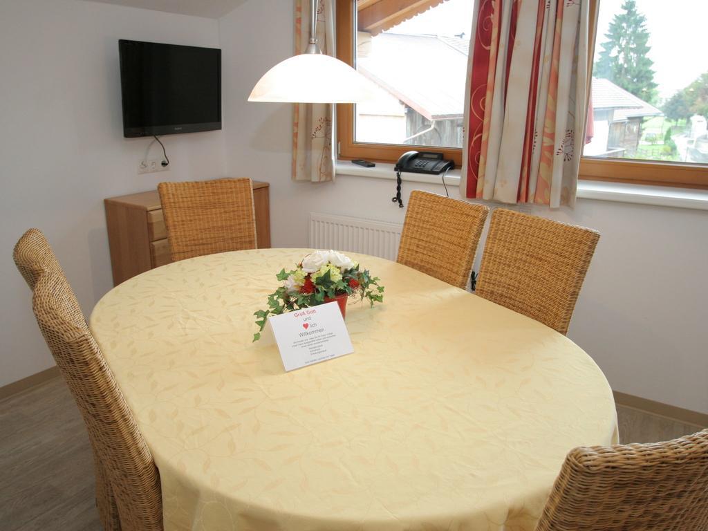 Charming Apartment In Uderns With Balcony Экстерьер фото